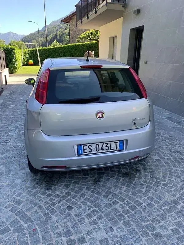 Usata Fiat Punto Easy 75 CV (55 kW) 2013 Grigio Utilitaria