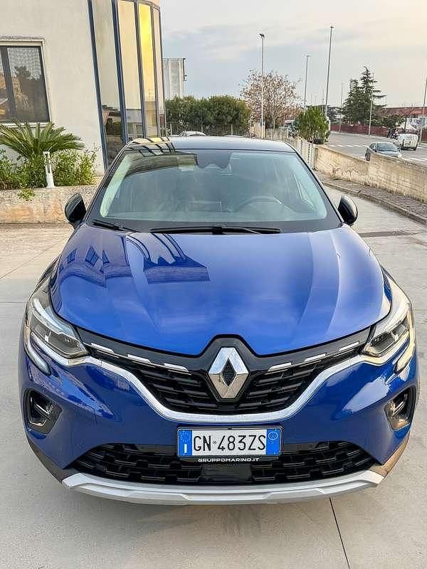 Usata Renault Captur Techno 101 CV (74 kW) 2023 Blu/azzurro SUV