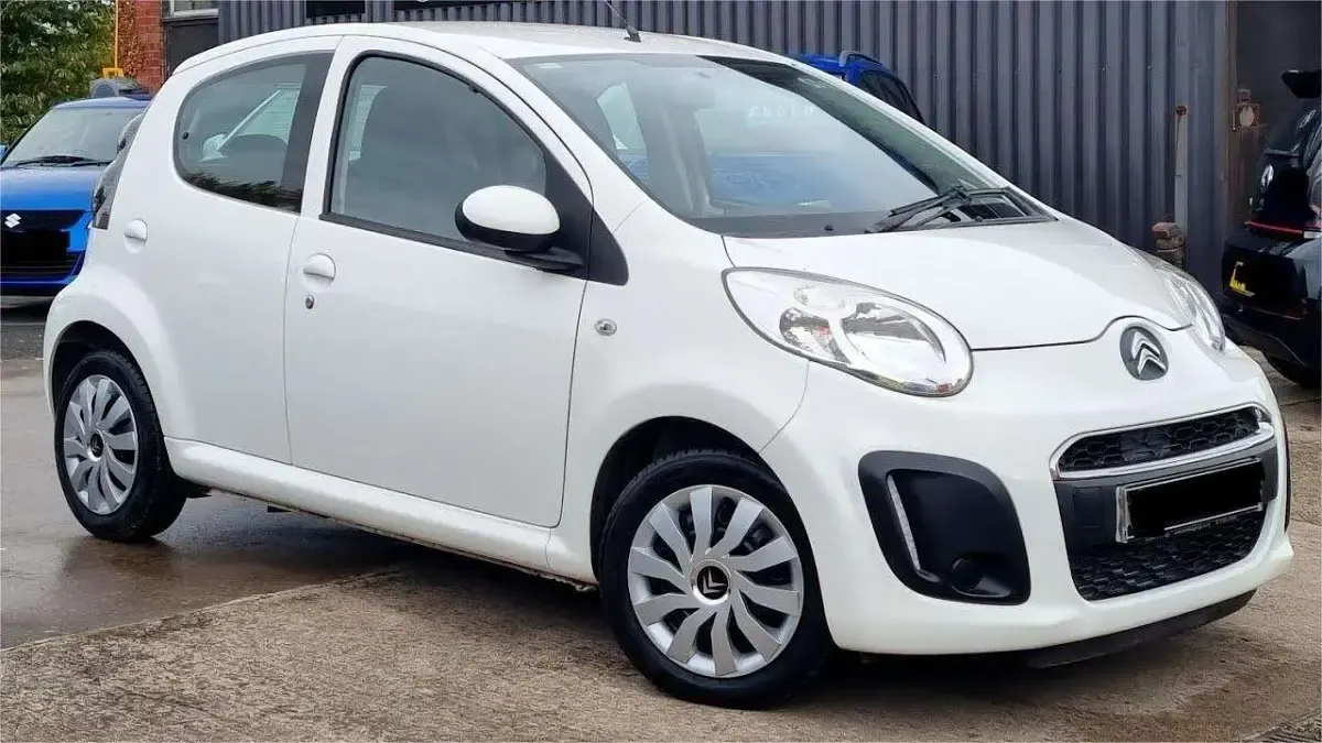 Usata Citroën C1 Attraction 68 CV (50 kW) 2013 Bianco Utilitaria