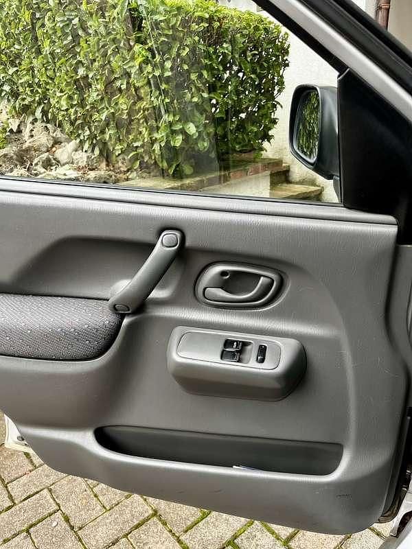 Usata Suzuki Ignis GL 83 CV (61 kW) 2001 Monovolume