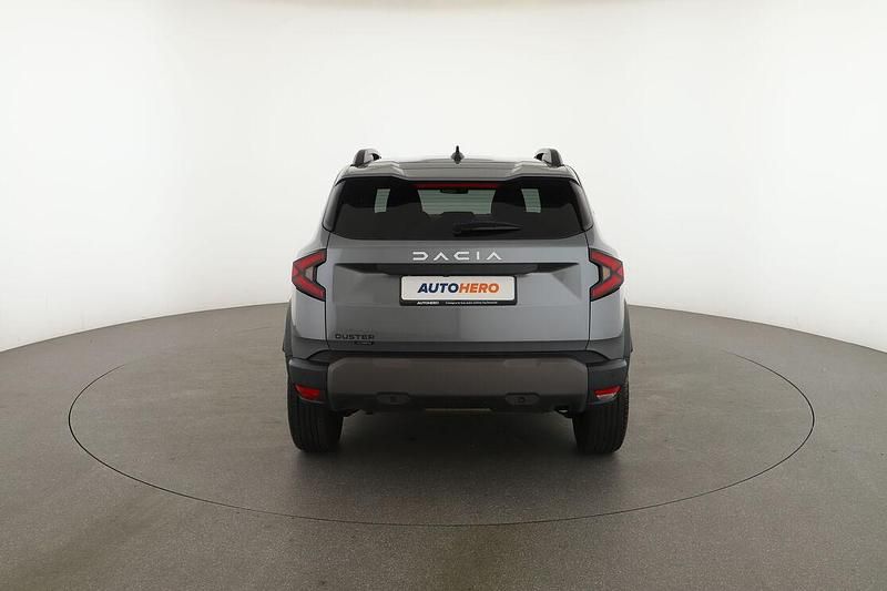 Käytetty Dacia Duster Journey 141 HP (103 kW) 2024 Harmaa Katumaasturi