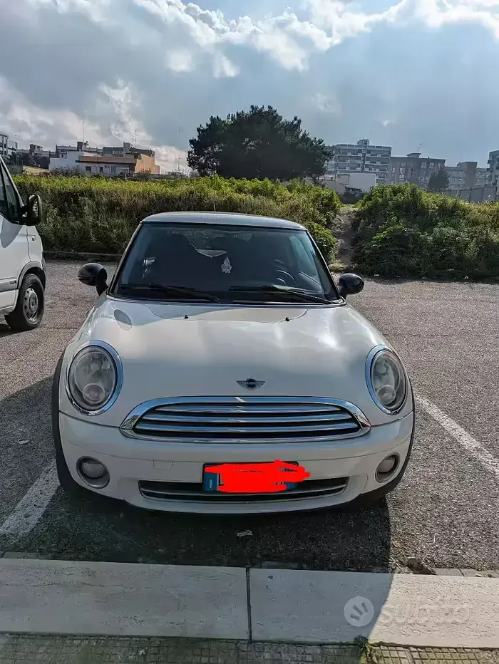 Begagnad Mini ONE 75 HK (55 kW) 2009 Vit Halvkombi