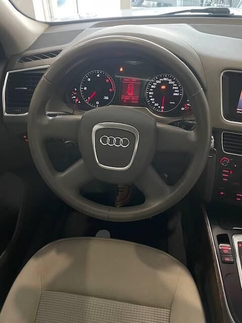 Usata Audi Q5 Advanced 170 CV (125 kW) 2011 Grigio SUV