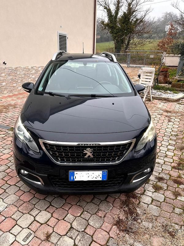 Usata Peugeot 2008 Active 120 CV (88 kW) 2019 Blu SUV