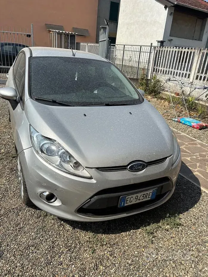 Usata Ford Fiesta 70 CV (51 kW) 2011 Giallo Berlina
