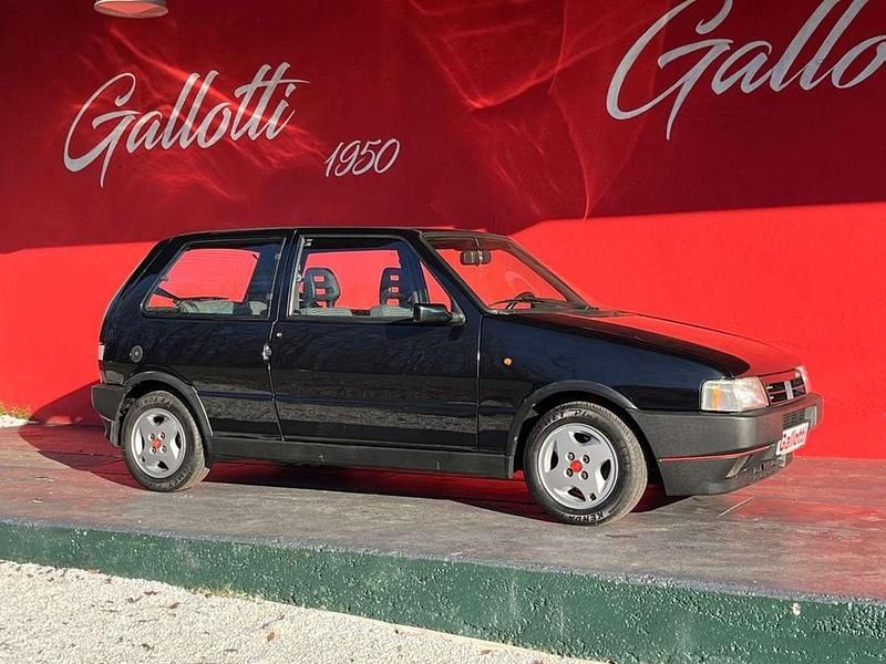 Käytetty Fiat Uno 116 HP (85 kW) 1990 Musta Viistoperä