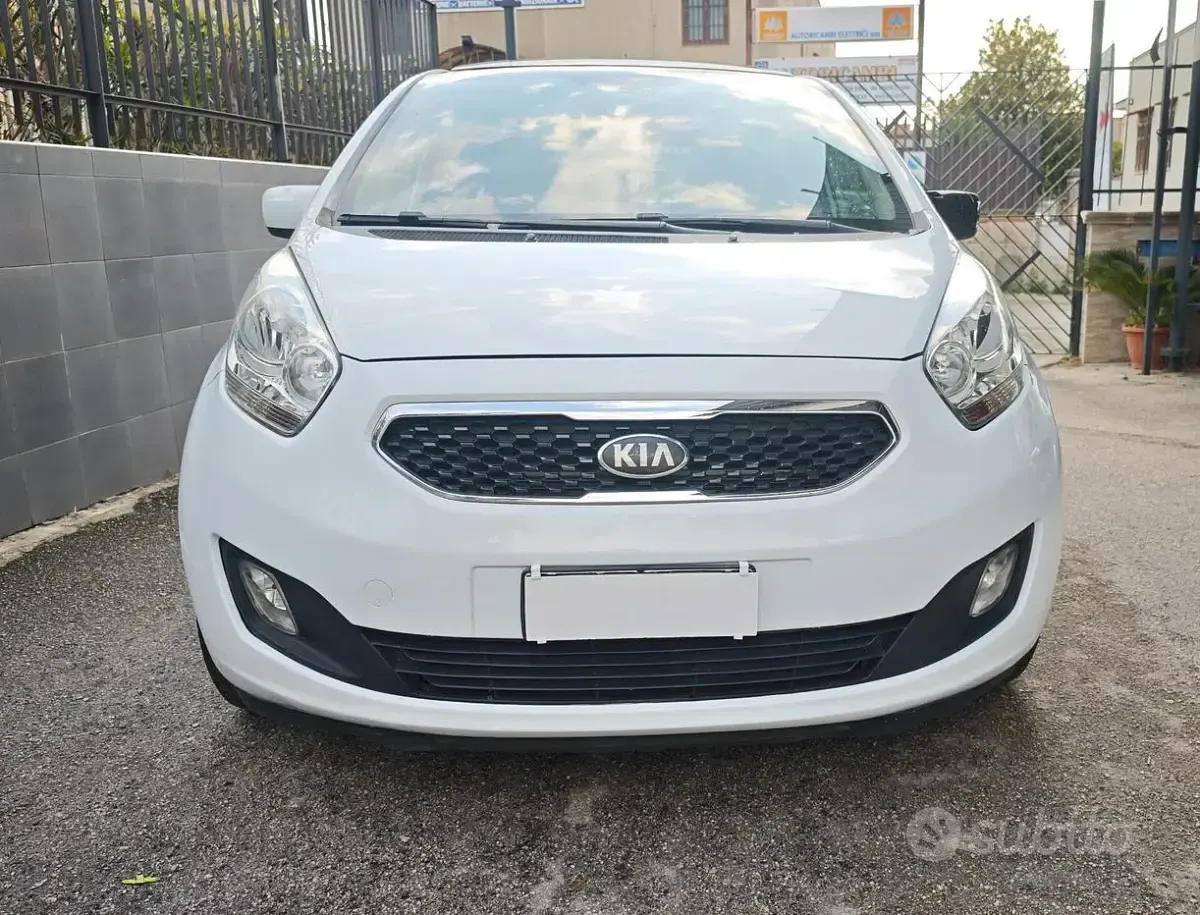 Usata Kia Venga 90 CV (66 kW) 2013 Bianco Utilitaria