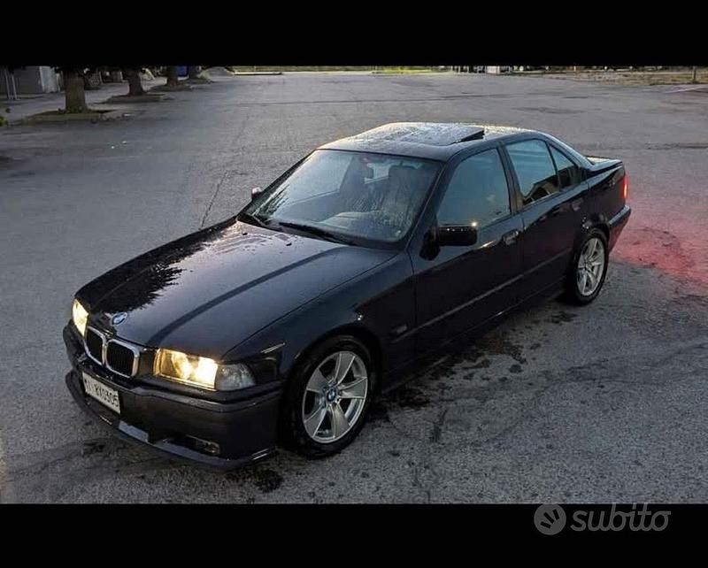 Usata BMW 318 116 CV (85 kW) 1991 Blu Berlina