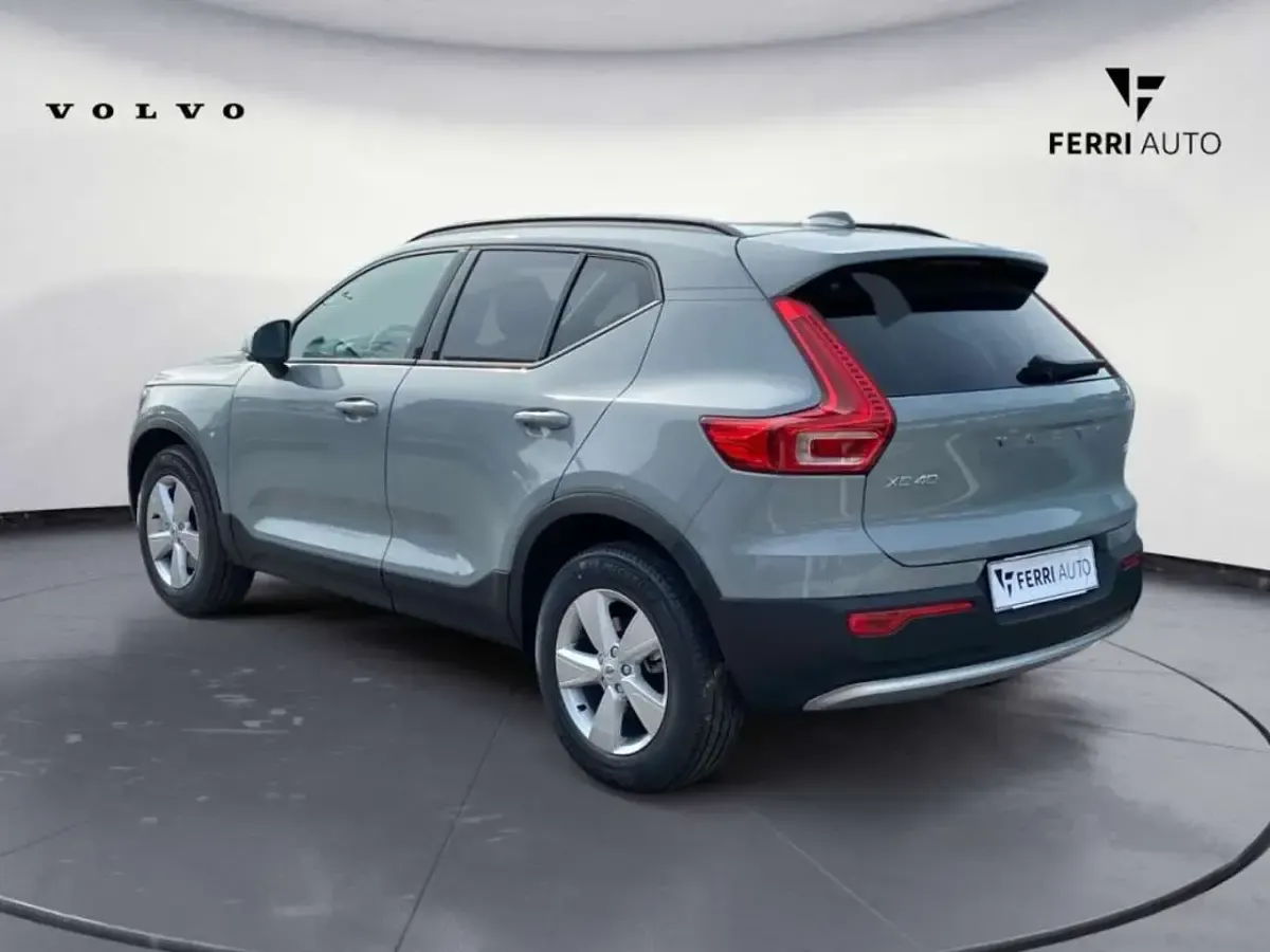 Nuova Volvo XC40 163 CV (119 kW) 2026 Grigio SUV