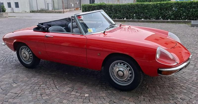 Usata Alfa Romeo Spider 110 CV (80 kW) 1966 Rosso Cabrio