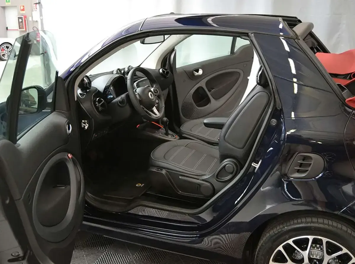 Usata Smart ForTwo Electric Drive 41 kW (56 CV) 2022 Blu/azzurro Cabrio