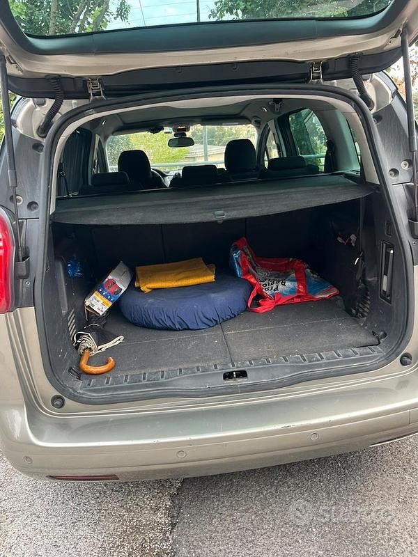 Usata Peugeot 5008 115 CV (84 kW) 2014 Grigio Monovolume