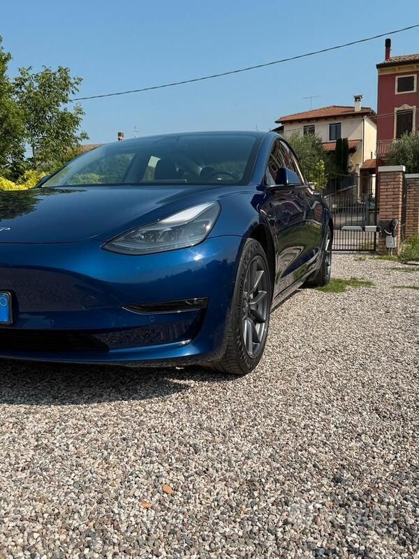 Usata 2021 Tesla Model 3 Tre volumi | 26.000 € (Buon prezzo) - Immagine 1/4