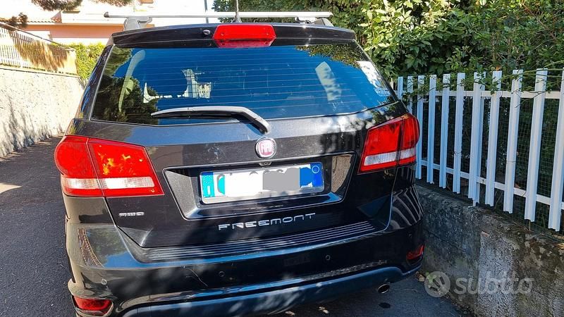 Usata Fiat Freemont Lounge 170 CV (125 kW) 2012 Nero SUV