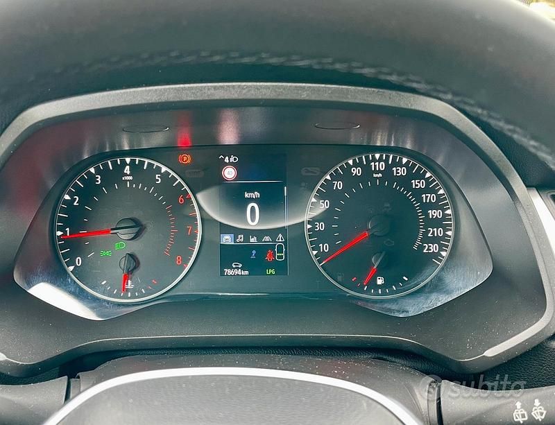 Usata Renault Captur 100 CV (73 kW) 2023 Blu SUV