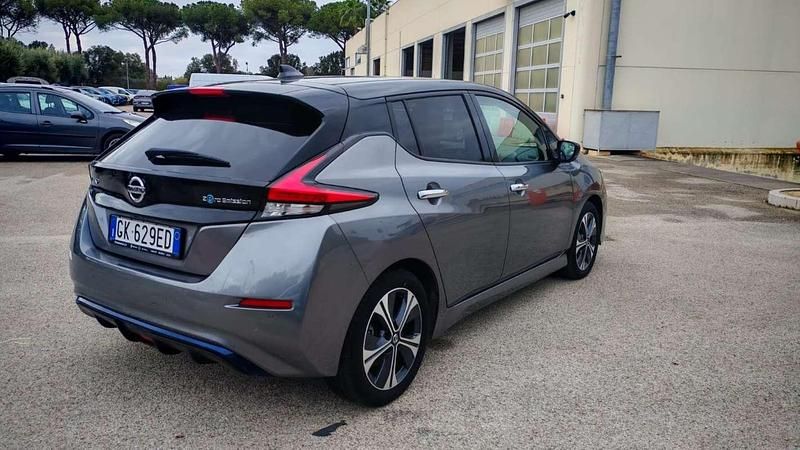 Usata Nissan Leaf 89 kW (122 CV) 2022 Grigio Utilitaria
