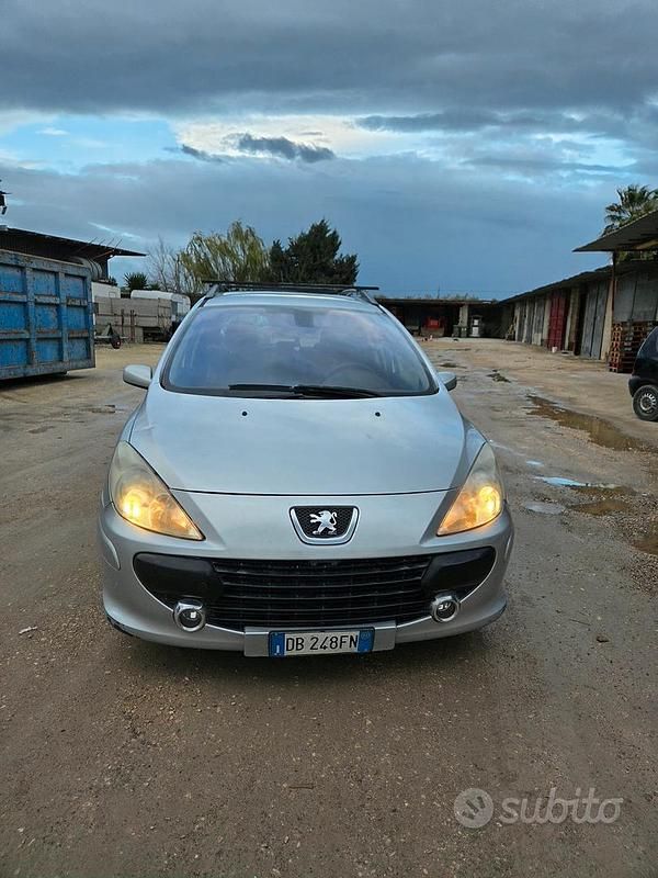 Usata Peugeot 307 88 CV (64 kW) 2010 Grigio Station wagon