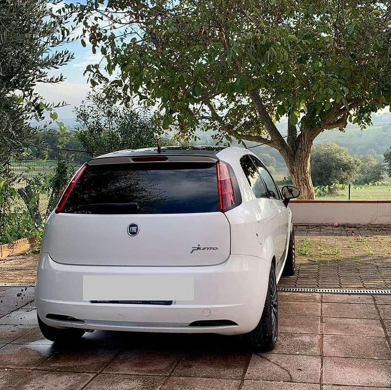 Usata Fiat Grande Punto Sport 90 CV (66 kW) 2009 Utilitaria