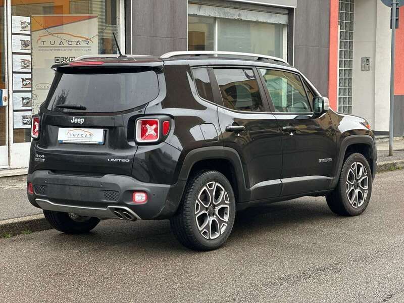 Usata Jeep Renegade Limited 140 CV (102 kW) 2015 Nero SUV