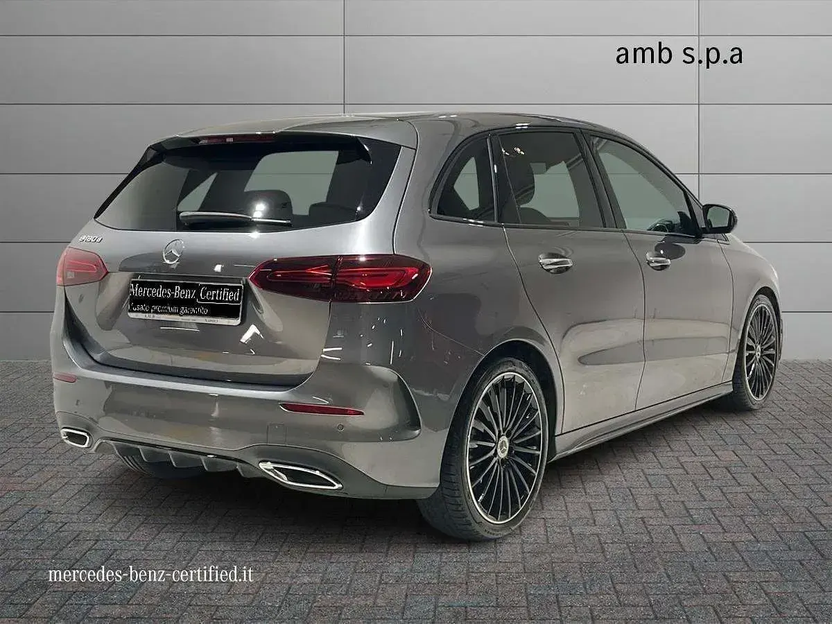 Usata Mercedes B180 AMG line 116 CV (85 kW) 2025 Grigio Utilitaria