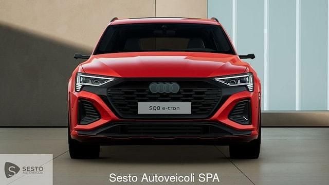 Usata Audi SQ8 e-tron Ambiente 369 kW (503 CV) 2024 Rosso soneira metallizzato SUV
