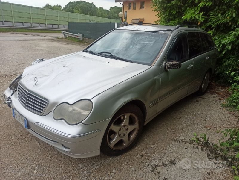 Grigio Usata 2001 Mercedes C220 Station wagon | 350 € (Super prezzo) - Immagine 1/4