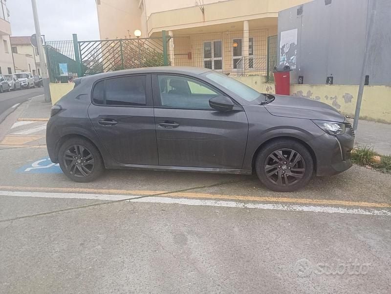 Usata Peugeot 208 102 CV (75 kW) 2022 Grigio Utilitaria