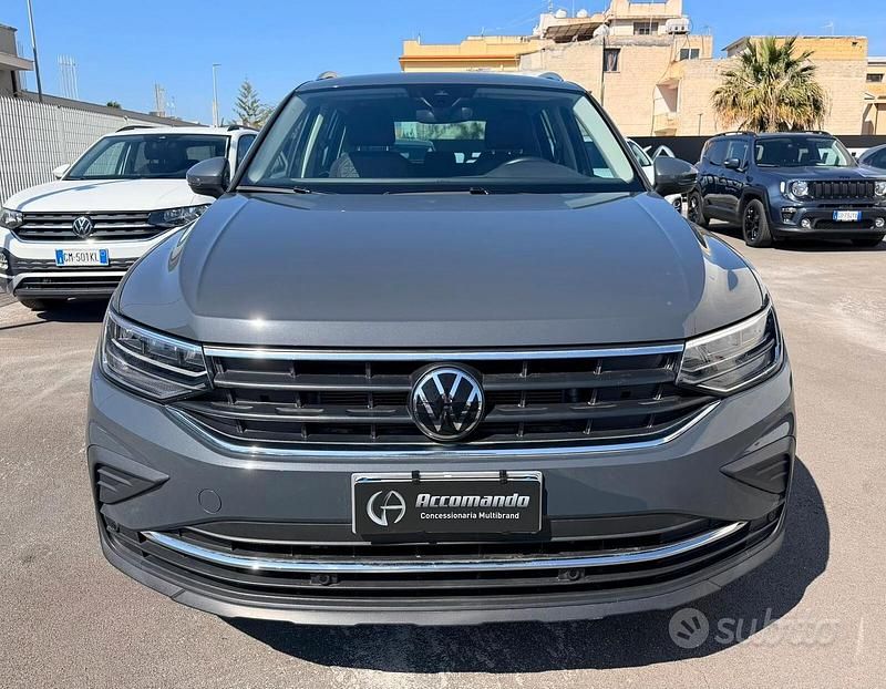 Usata VW Tiguan Life 150 CV (110 kW) 2024 Grigio SUV