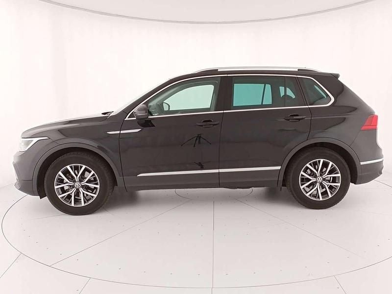 Usata VW Tiguan Life 150 CV (110 kW) 2023 Deep black perlato SUV