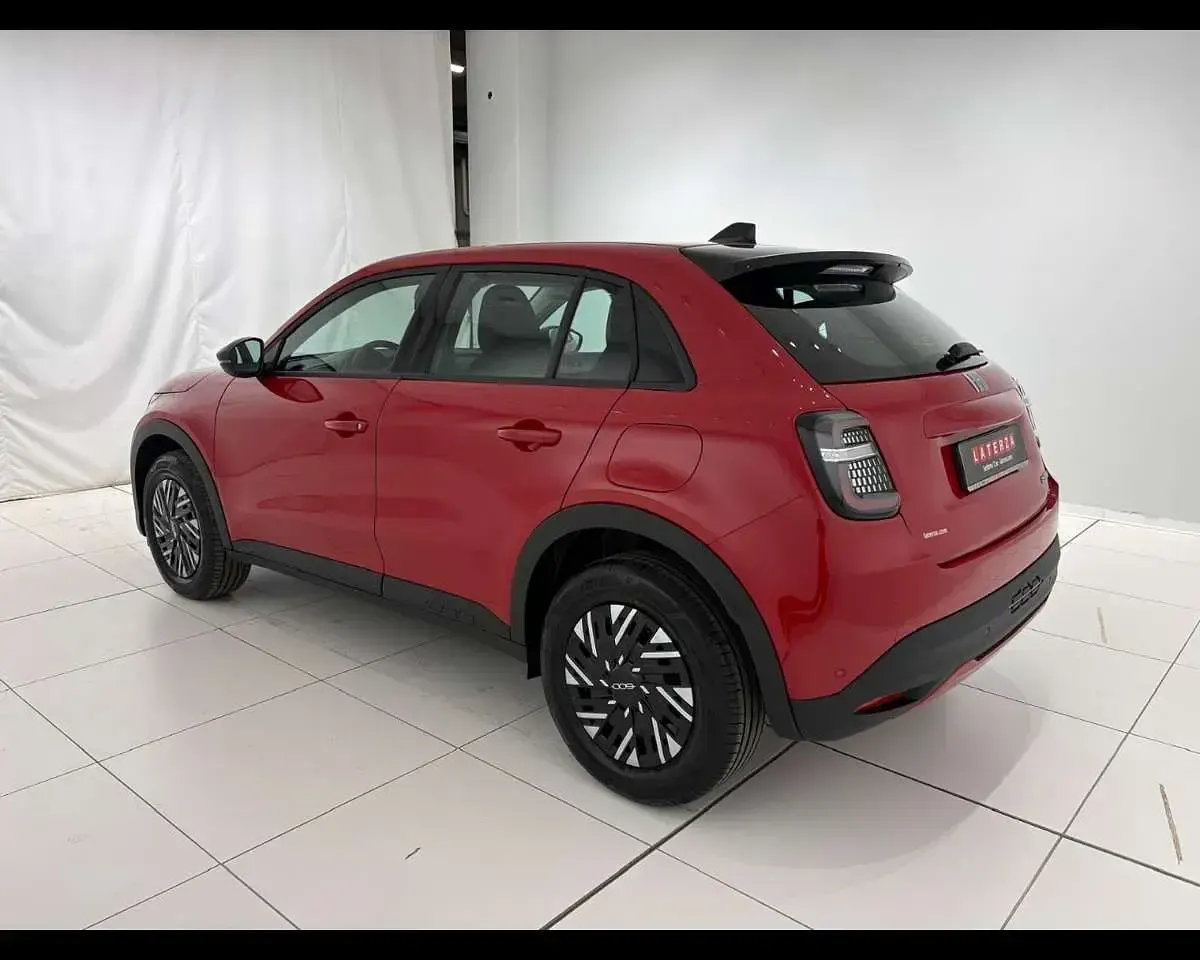 Usata Fiat 600 101 CV (74 kW) 2024 Rosso pastello SUV