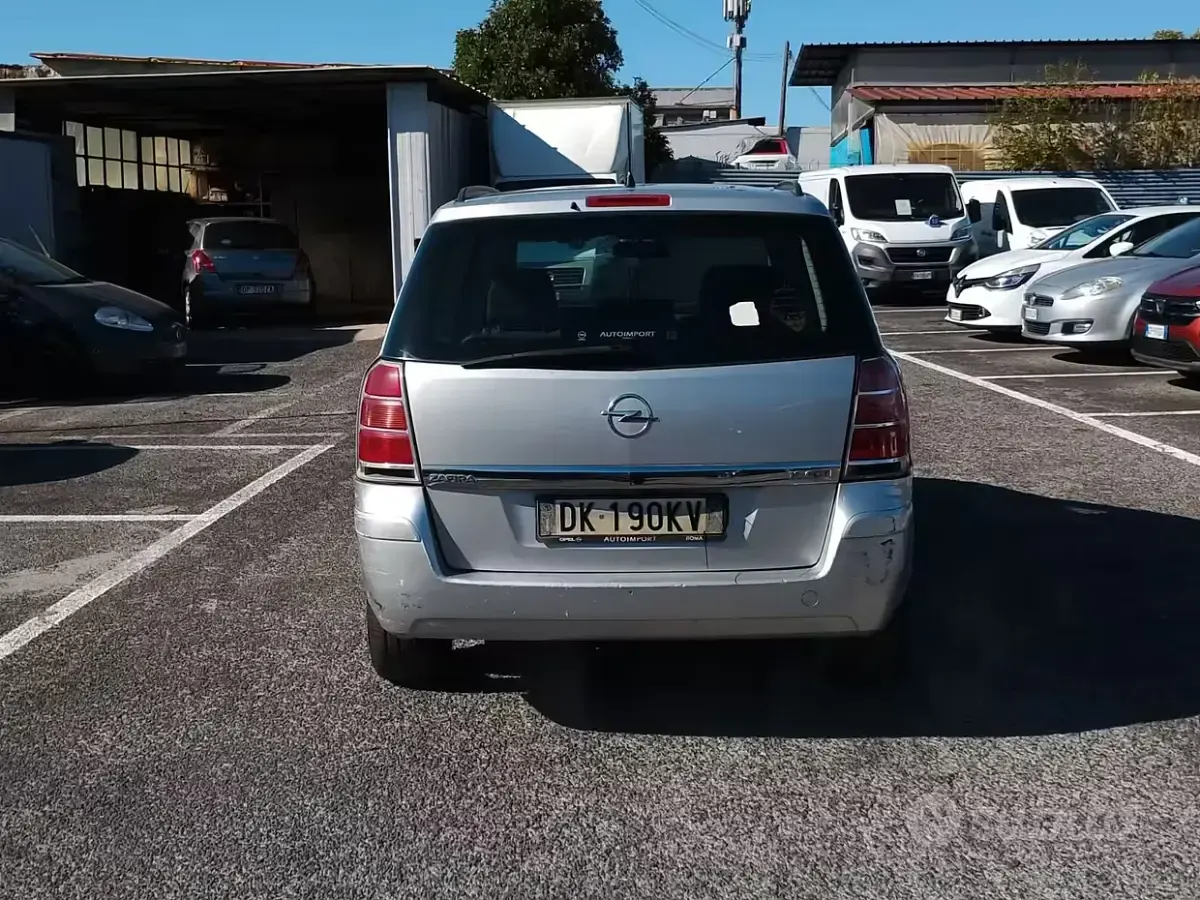 Usata Opel Zafira 120 CV (88 kW) 2007 Monovolume
