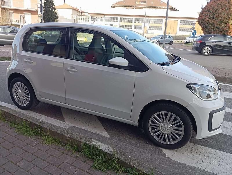 Usata VW up! Move 65 CV (47 kW) 2022 Bianco Utilitaria
