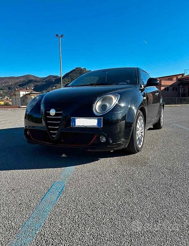Nero Usata 2010 Alfa Romeo MiTo Due volumi | 3000 € - Immagine 1/4