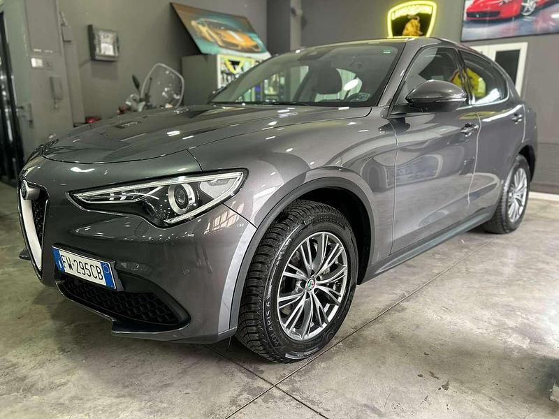 Usata Alfa Romeo Stelvio Business 209 CV (153 kW) 2019 Grigio SUV