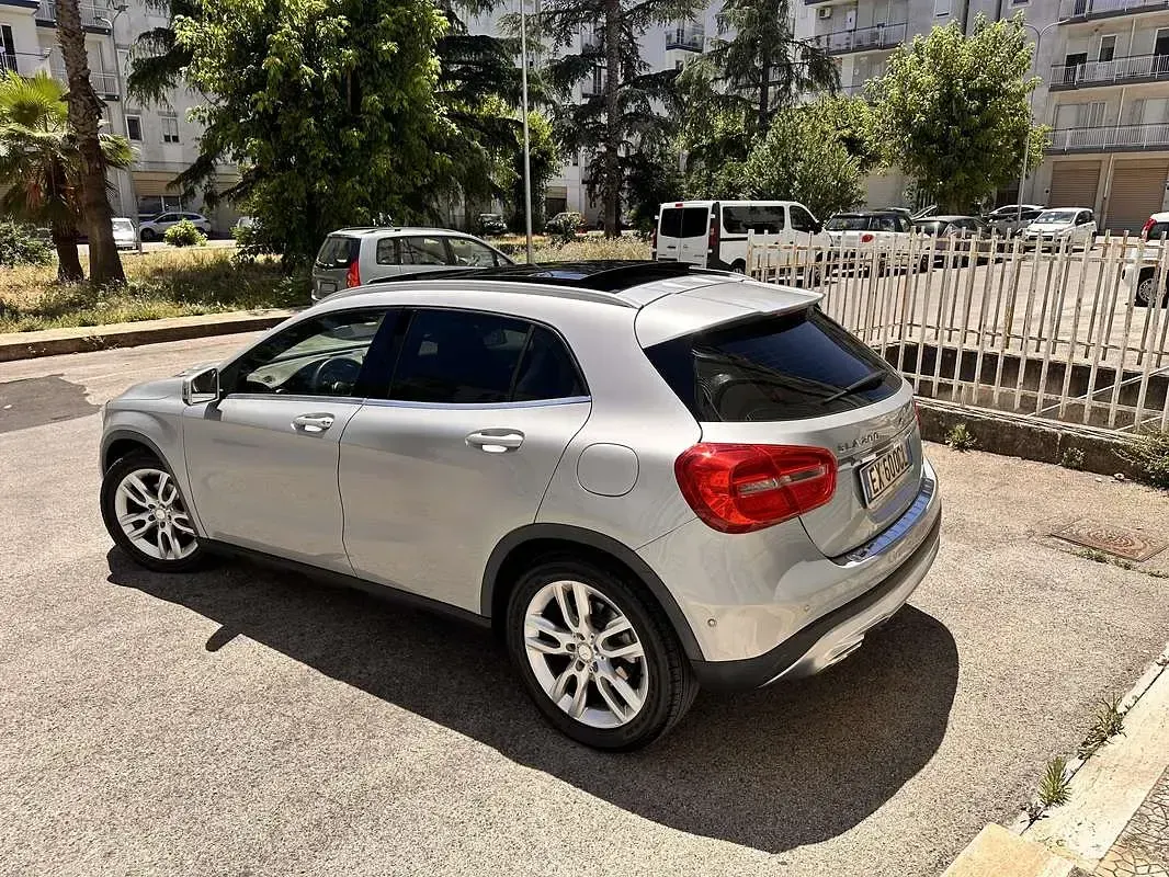 Usata Mercedes GLA200 Premium 136 CV (100 kW) 2014 Grigio SUV