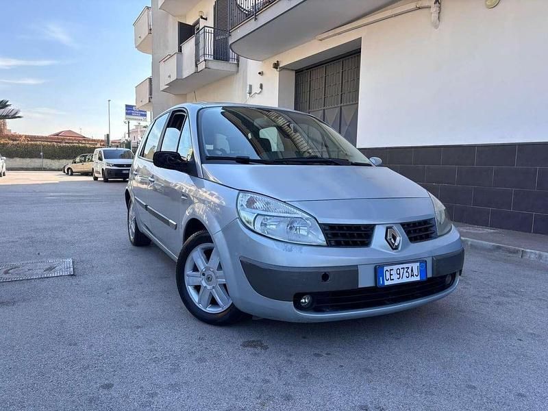 Usata Renault Scénic Dynamique 111 CV (81 kW) 2003 Argento Monovolume