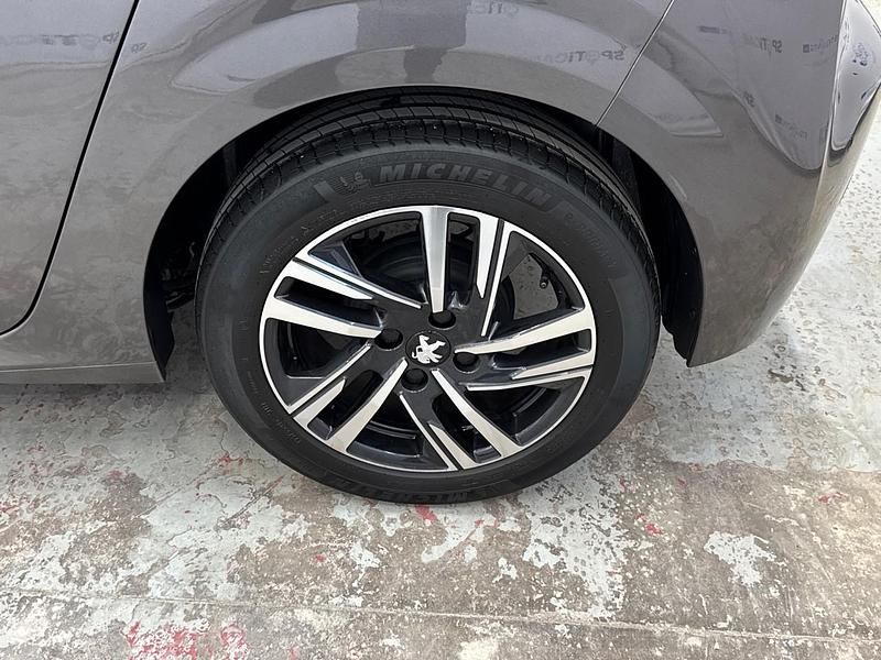 Usata Peugeot 208 Active 101 CV (74 kW) 2023 Grigio Utilitaria