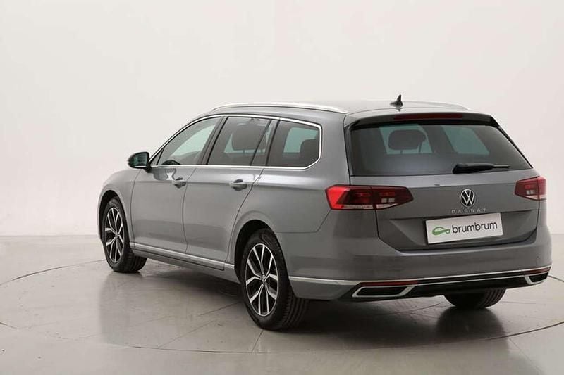Usata VW Passat Executive 150 CV (110 kW) 2022 Grigio Station wagon