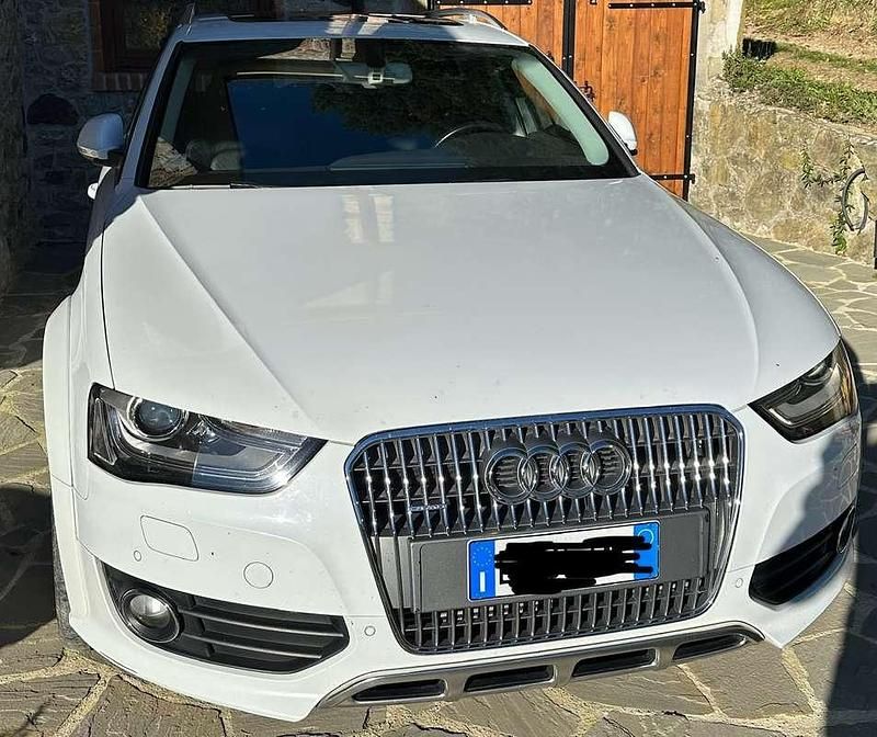 Bianco Usata 2013 Audi A4 Allroad Business Station wagon | 12.500 € (Cara) - Immagine 1/4