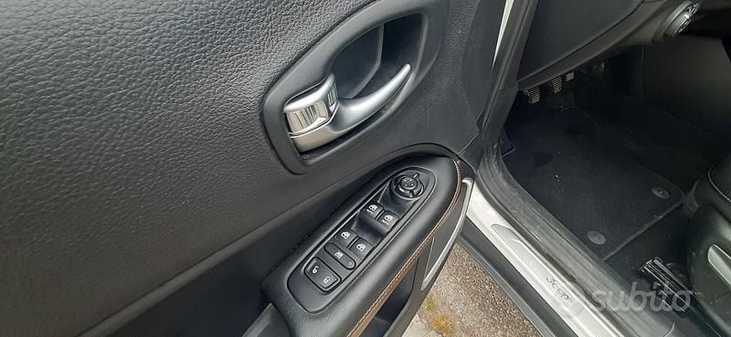 Usata Jeep Compass Limited 140 CV (102 kW) 2019 Bianco SUV