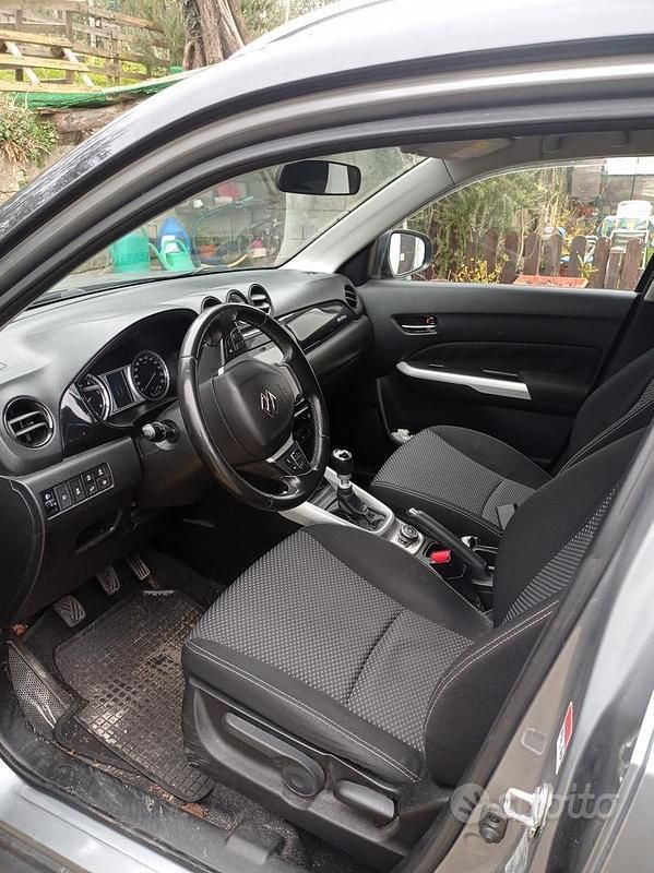 Usata Suzuki Vitara 2015 Grigio SUV