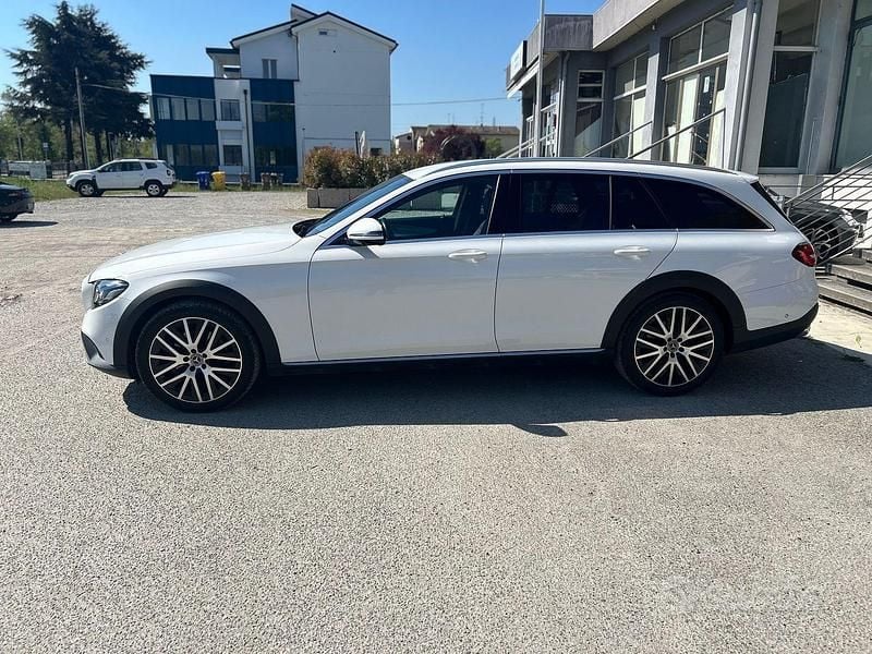 Usata Mercedes E220 Premium Plus 194 CV (142 kW) 2019 Bianco Station wagon
