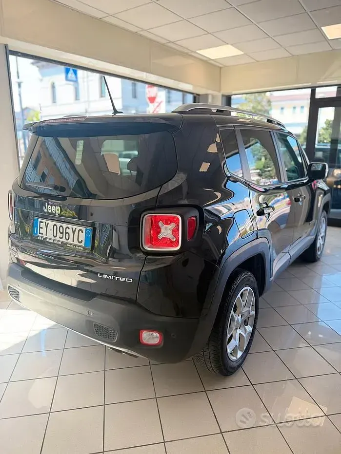 Usata Jeep Renegade Limited 140 CV (102 kW) 2015 Nero SUV