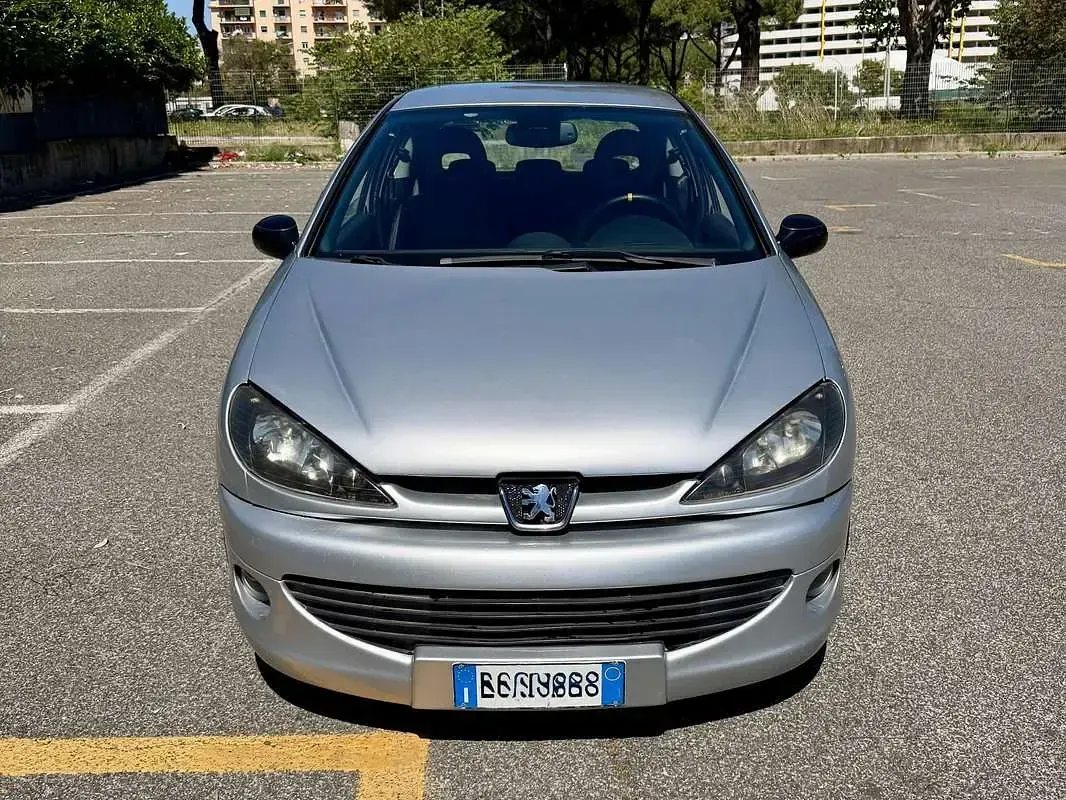 Usata Peugeot 206 190 CV (139 kW) 1999 Argento Utilitaria