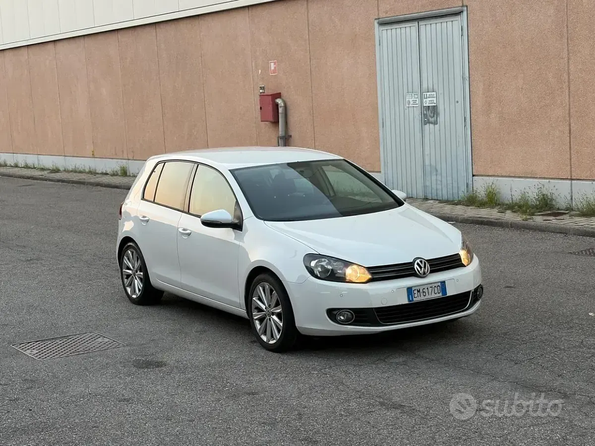 Usata VW Golf VII 105 CV (77 kW) 2012 Bianco Berlina