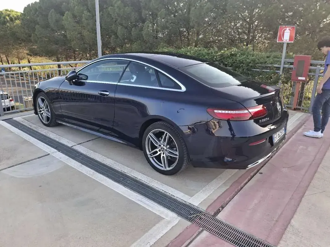 Usata Mercedes E220 Premium Plus 194 CV (142 kW) 2019 Coupé
