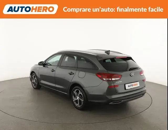 Usata Toyota Auris Touring Sports Lounge 136 CV (100 kW) 2017 Nero Station wagon