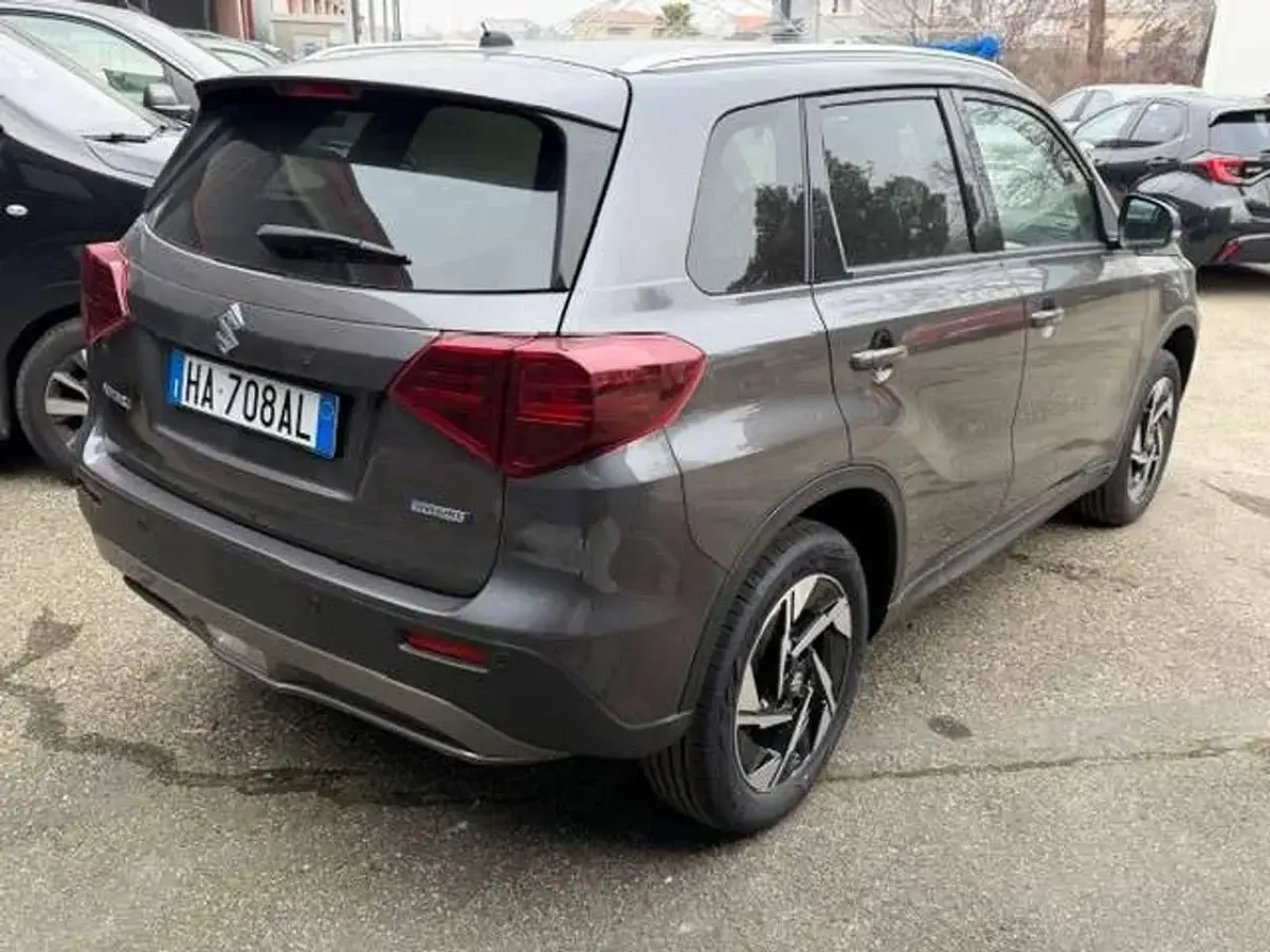 Nuova Suzuki Vitara 110 CV (80 kW) 2025 Grigio SUV