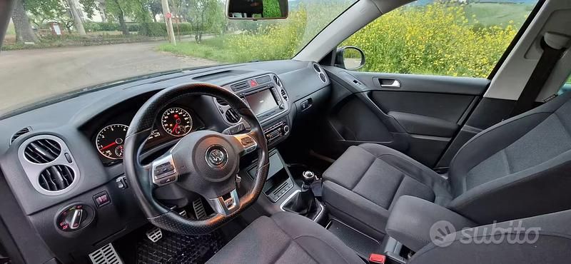 Usata VW Tiguan R-line 170 CV (125 kW) 2011 Nero SUV