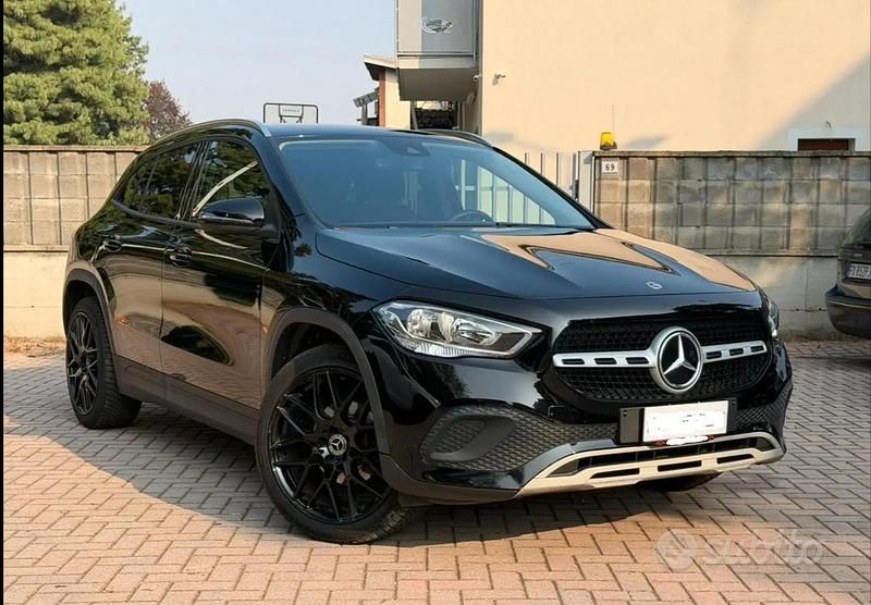 Usata Mercedes GLA180 116 CV (85 kW) 2021 Nero SUV